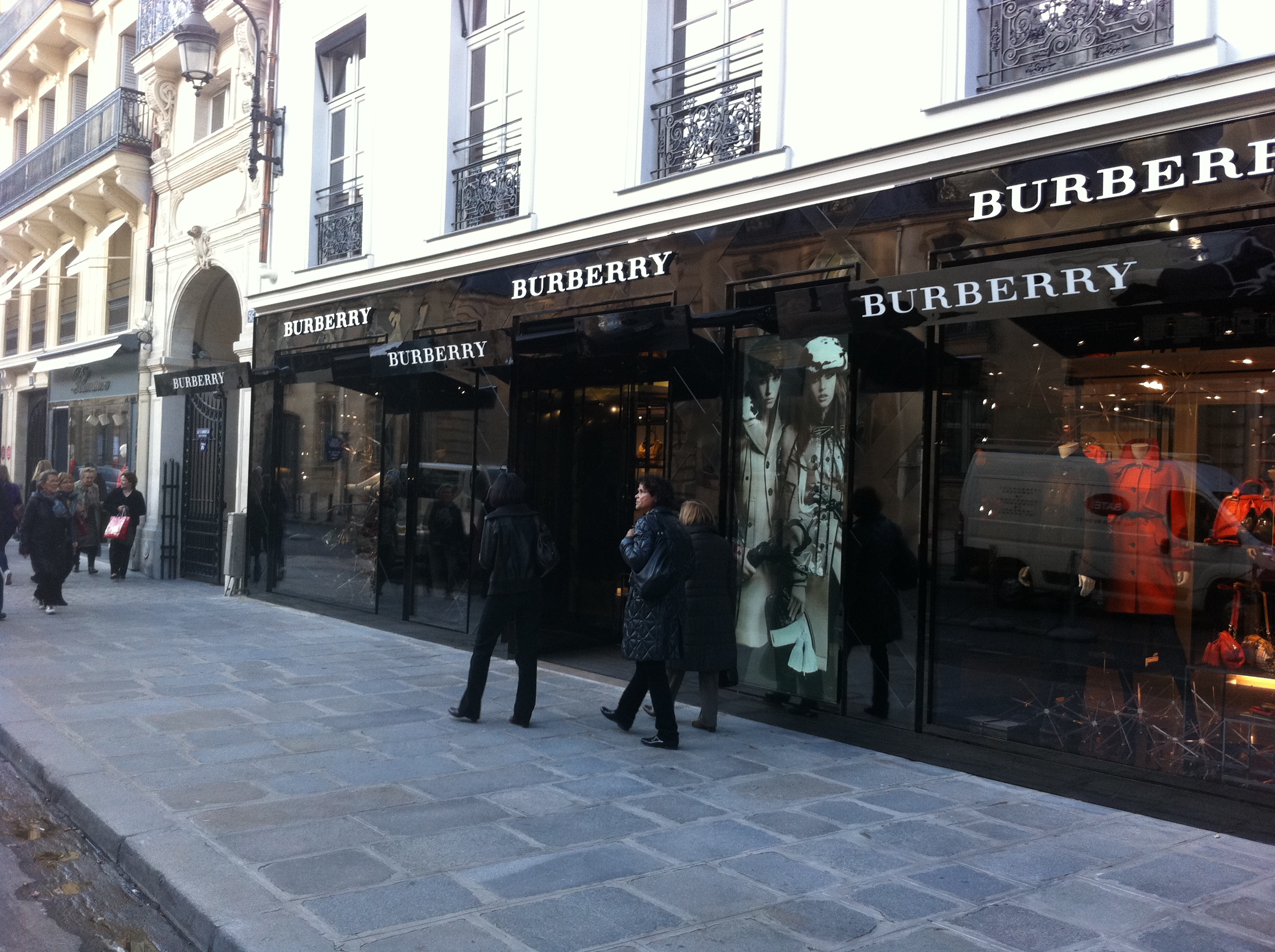 Burberry: Paris